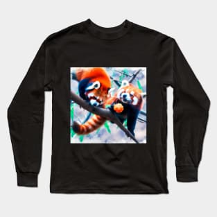 Pareja de Pandas Rojos Comiendo Fruta. Long Sleeve T-Shirt